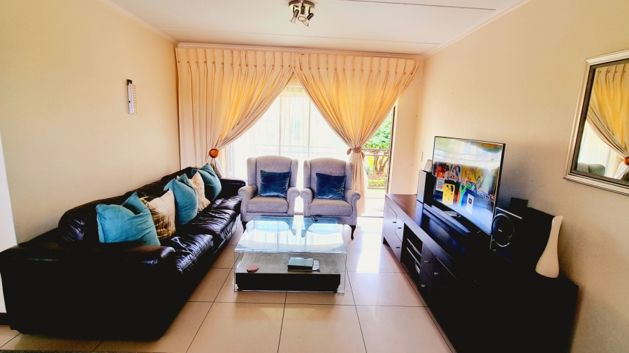 To Let 2 Bedroom Property for Rent in Halfway Gardens Gauteng