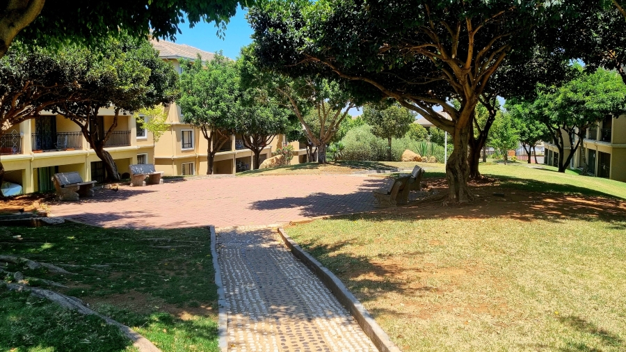 1 Bedroom Property for Sale in Halfway Gardens Gauteng