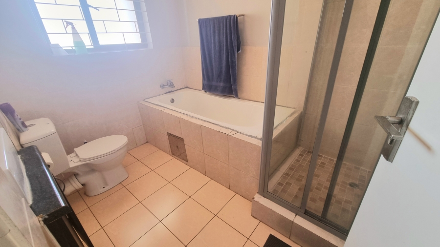 1 Bedroom Property for Sale in Halfway Gardens Gauteng