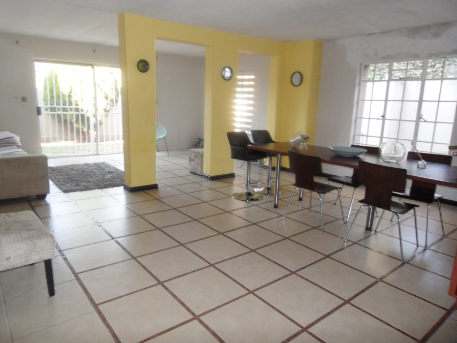 3 Bedroom Property for Sale in Corlett Gardens Gauteng