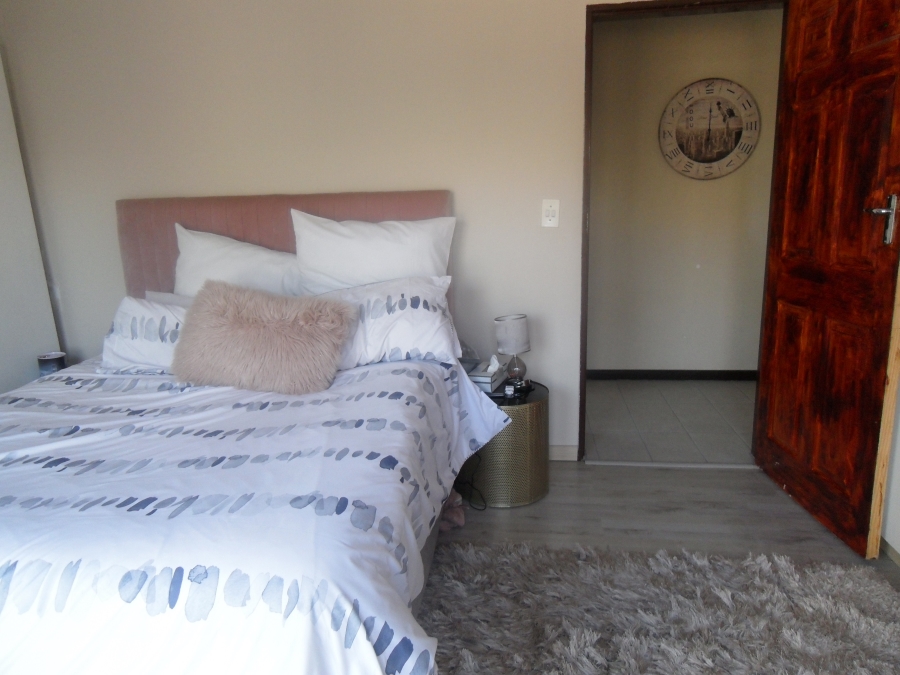 3 Bedroom Property for Sale in Corlett Gardens Gauteng