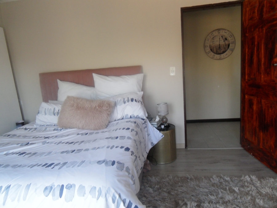 3 Bedroom Property for Sale in Corlett Gardens Gauteng