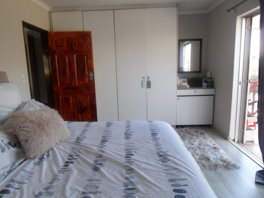 3 Bedroom Property for Sale in Corlett Gardens Gauteng