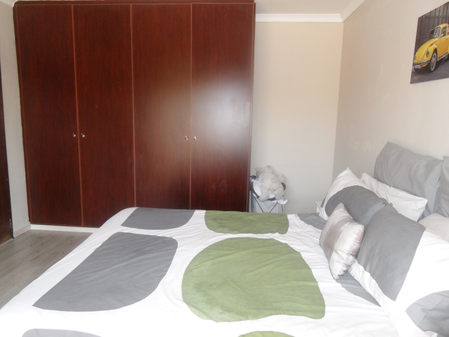 3 Bedroom Property for Sale in Corlett Gardens Gauteng