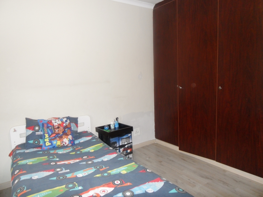 3 Bedroom Property for Sale in Corlett Gardens Gauteng