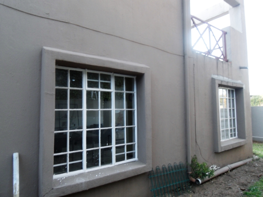 3 Bedroom Property for Sale in Corlett Gardens Gauteng