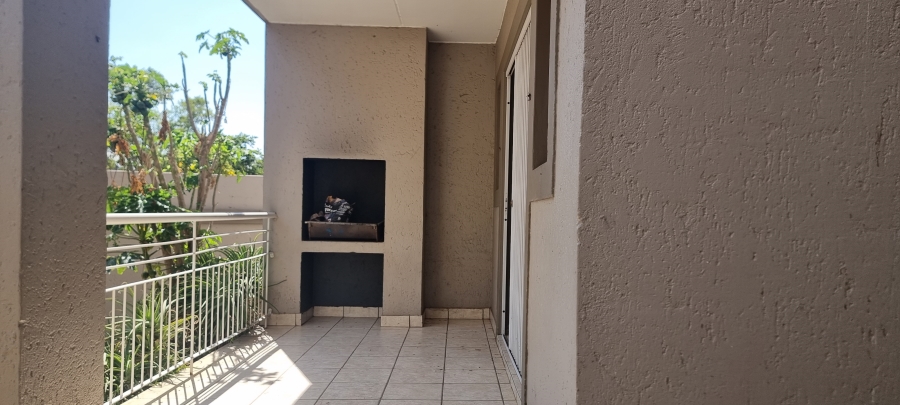 2 Bedroom Property for Sale in North Riding Gauteng