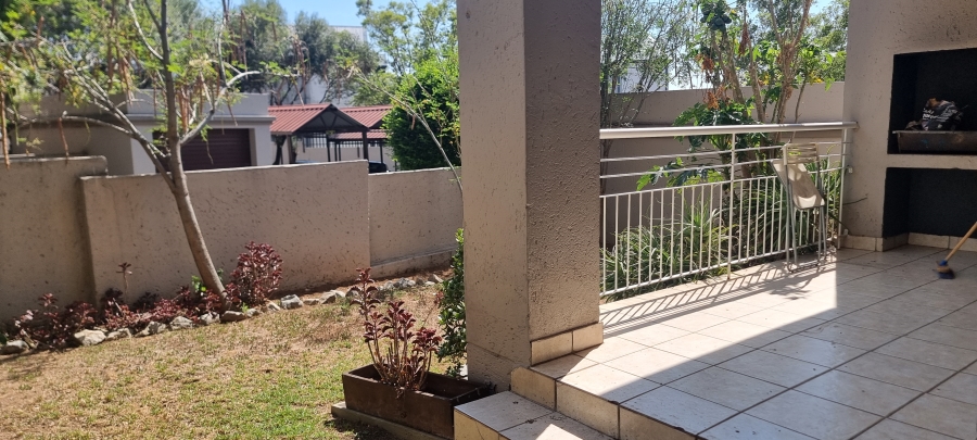 2 Bedroom Property for Sale in North Riding Gauteng