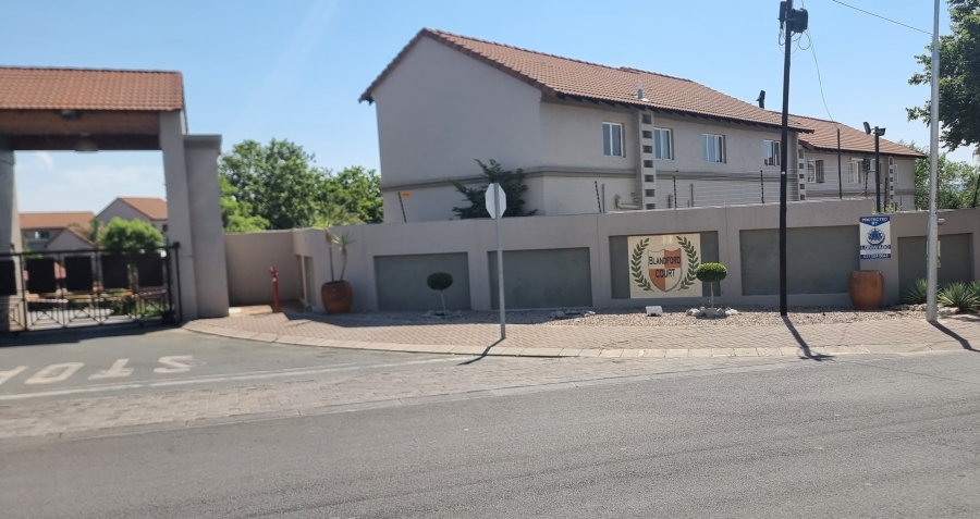 2 Bedroom Property for Sale in North Riding Gauteng