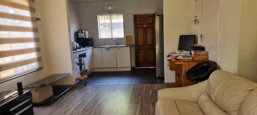 2 Bedroom Property for Sale in Sonneglans Gauteng