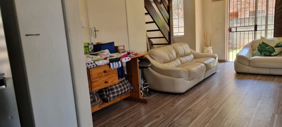 2 Bedroom Property for Sale in Sonneglans Gauteng