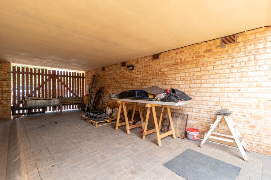 3 Bedroom Property for Sale in Poortview Gauteng