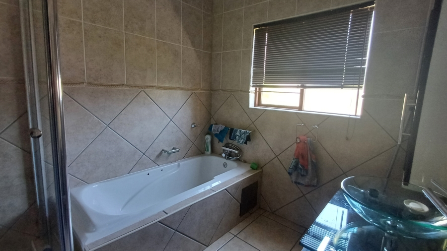 To Let 3 Bedroom Property for Rent in Sunninghill Gauteng