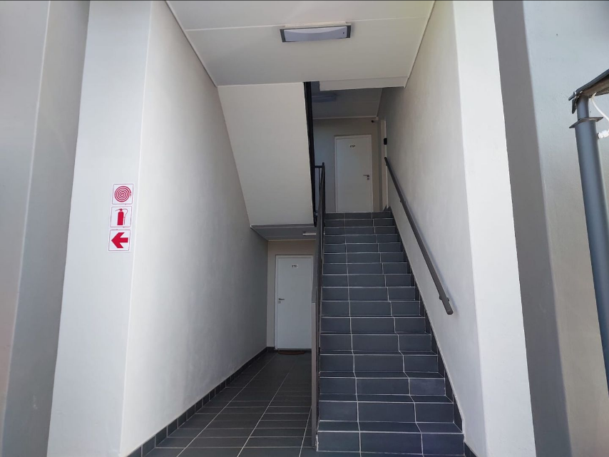 To Let 1 Bedroom Property for Rent in Waterfall Gauteng