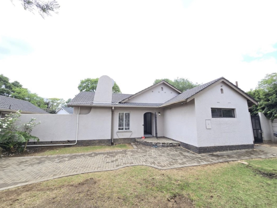 3 Bedroom Property for Sale in Buurendal Gauteng