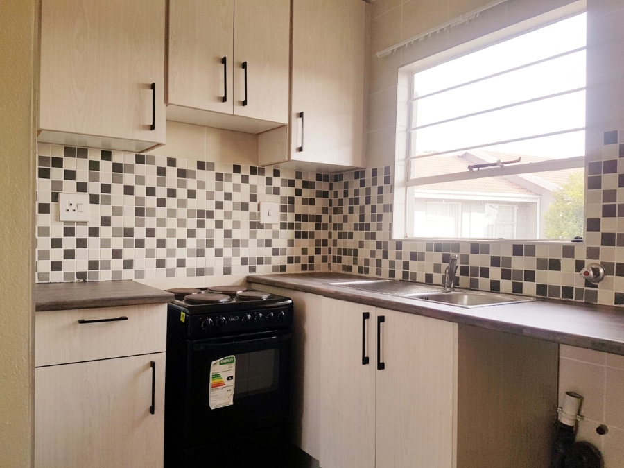 To Let 3 Bedroom Property for Rent in Ormonde Gauteng