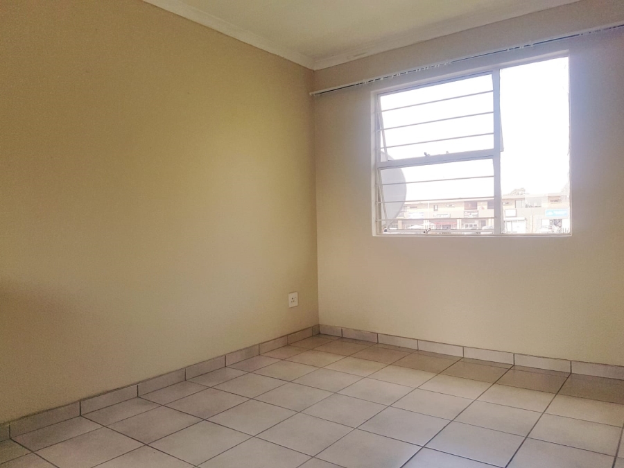 To Let 3 Bedroom Property for Rent in Ormonde Gauteng