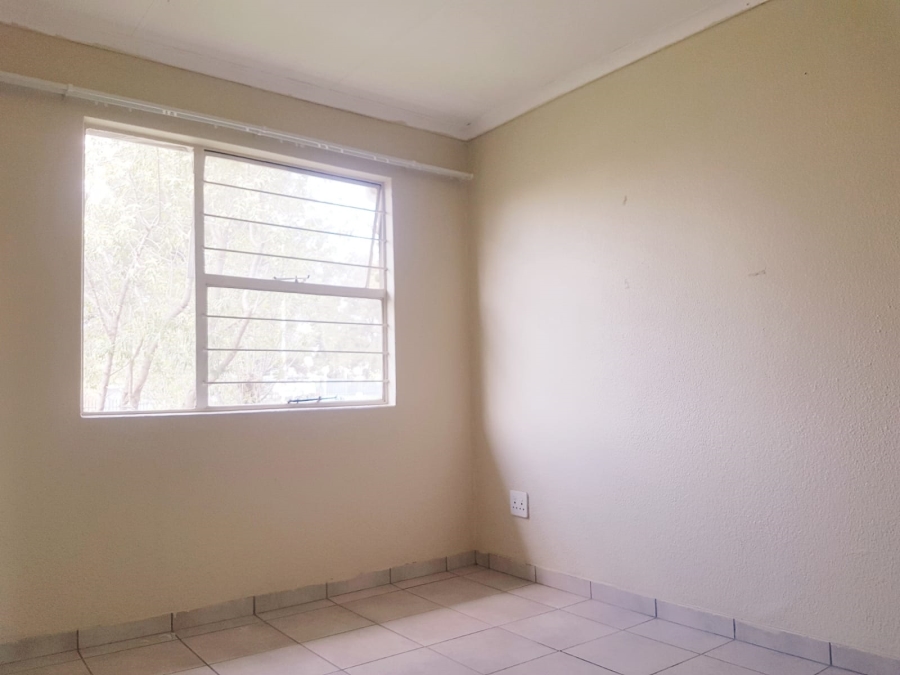 To Let 3 Bedroom Property for Rent in Ormonde Gauteng