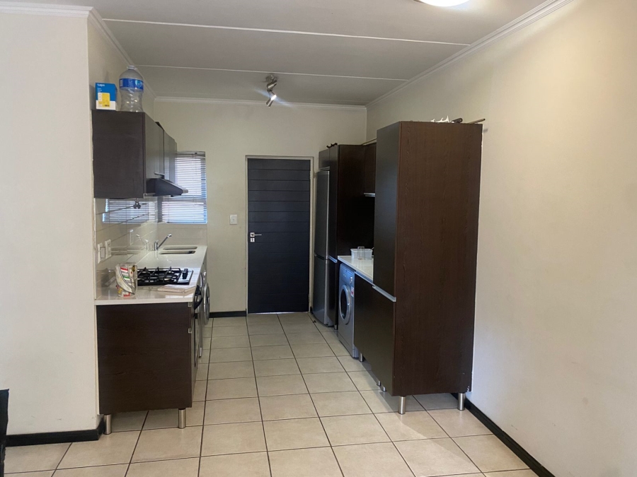 To Let 2 Bedroom Property for Rent in Greenstone Gate Gauteng