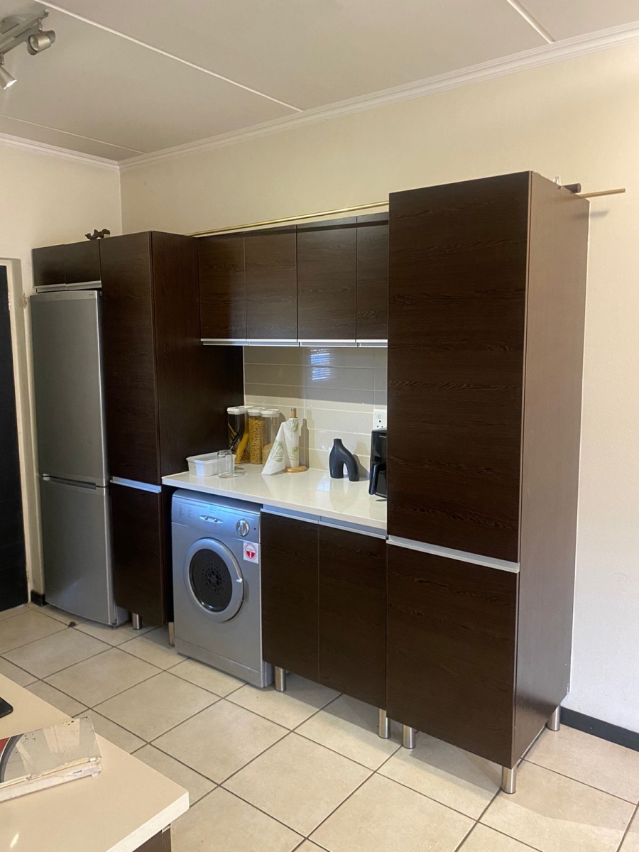 To Let 2 Bedroom Property for Rent in Greenstone Gate Gauteng