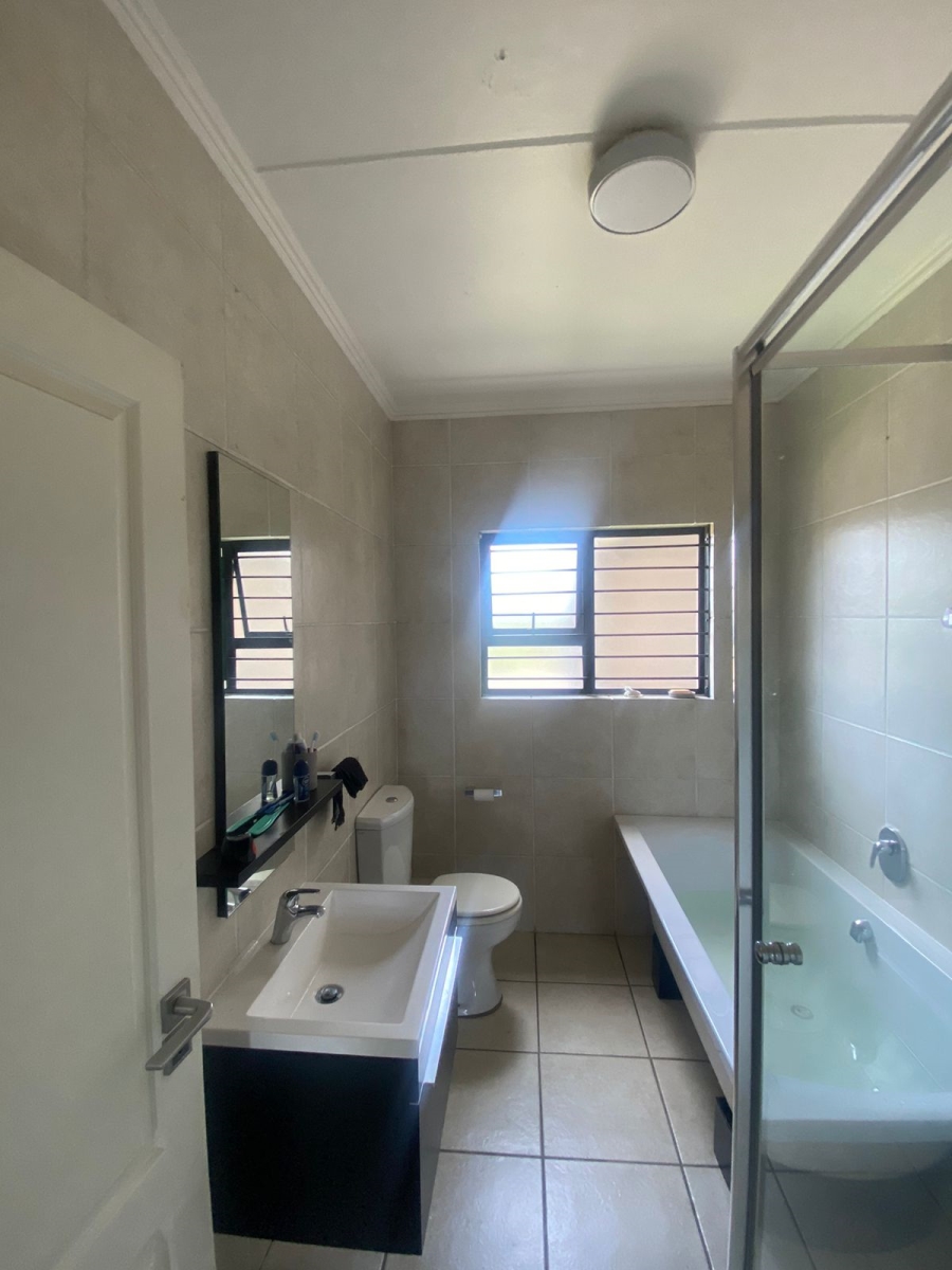 To Let 2 Bedroom Property for Rent in Greenstone Gate Gauteng