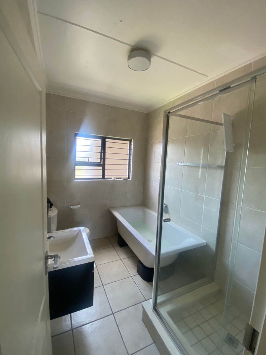 To Let 2 Bedroom Property for Rent in Greenstone Gate Gauteng