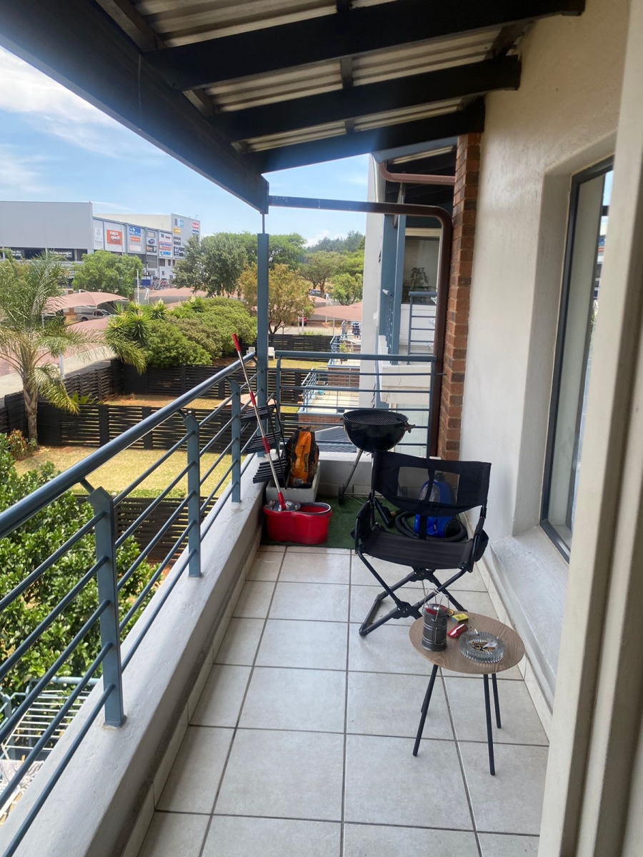 To Let 2 Bedroom Property for Rent in Greenstone Gate Gauteng