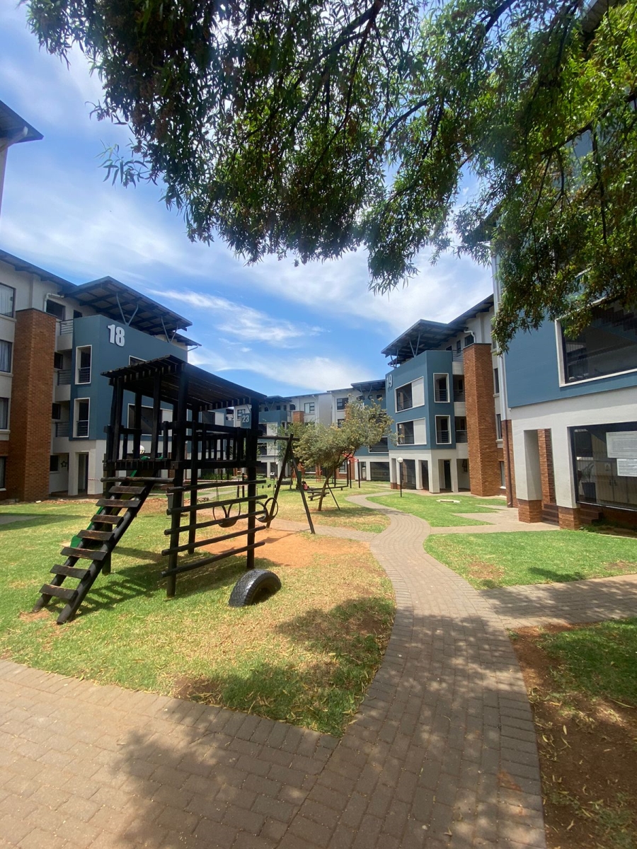 To Let 2 Bedroom Property for Rent in Greenstone Gate Gauteng