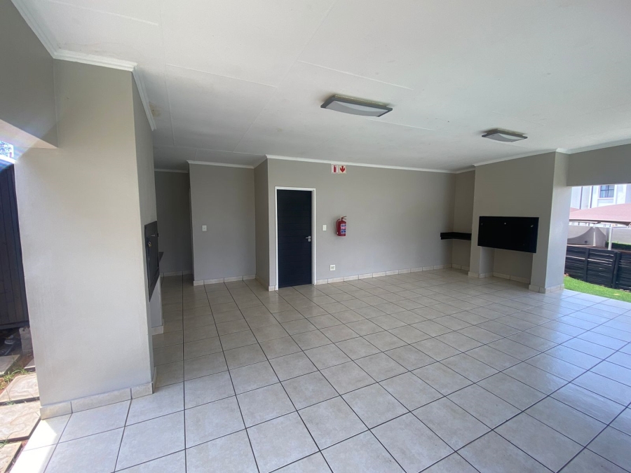 To Let 2 Bedroom Property for Rent in Greenstone Gate Gauteng