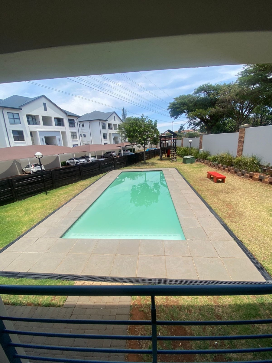 To Let 2 Bedroom Property for Rent in Greenstone Gate Gauteng