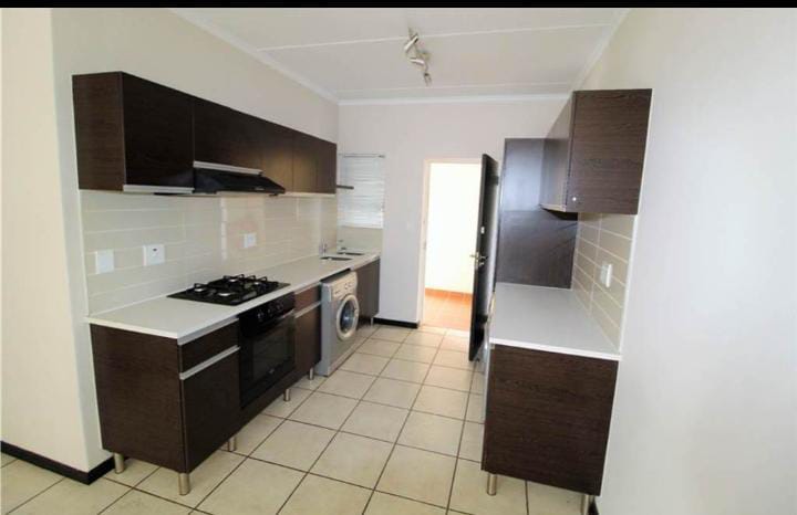 To Let 2 Bedroom Property for Rent in Greenstone Gate Gauteng