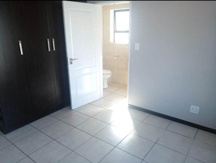 To Let 2 Bedroom Property for Rent in Greenstone Gate Gauteng