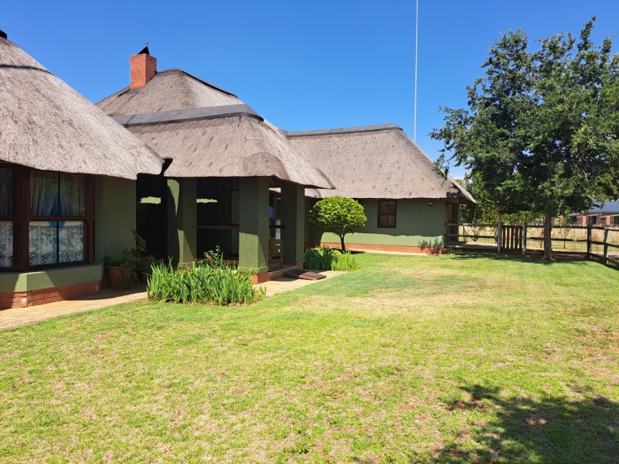 5 Bedroom Property for Sale in Letamo Game Farm Gauteng