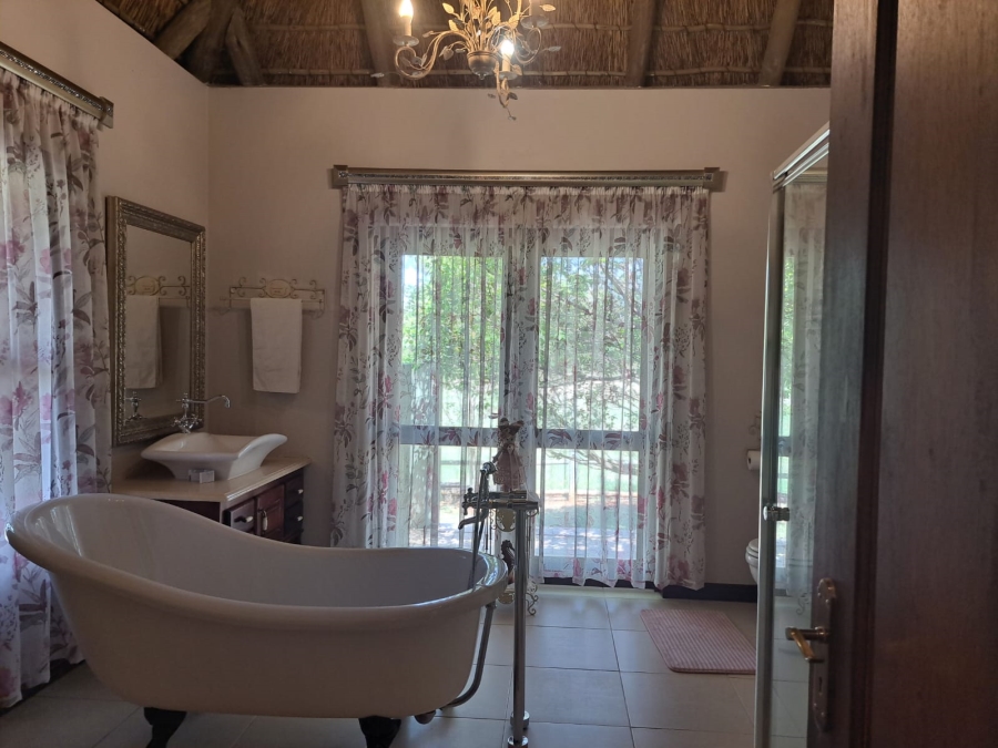 5 Bedroom Property for Sale in Letamo Game Farm Gauteng