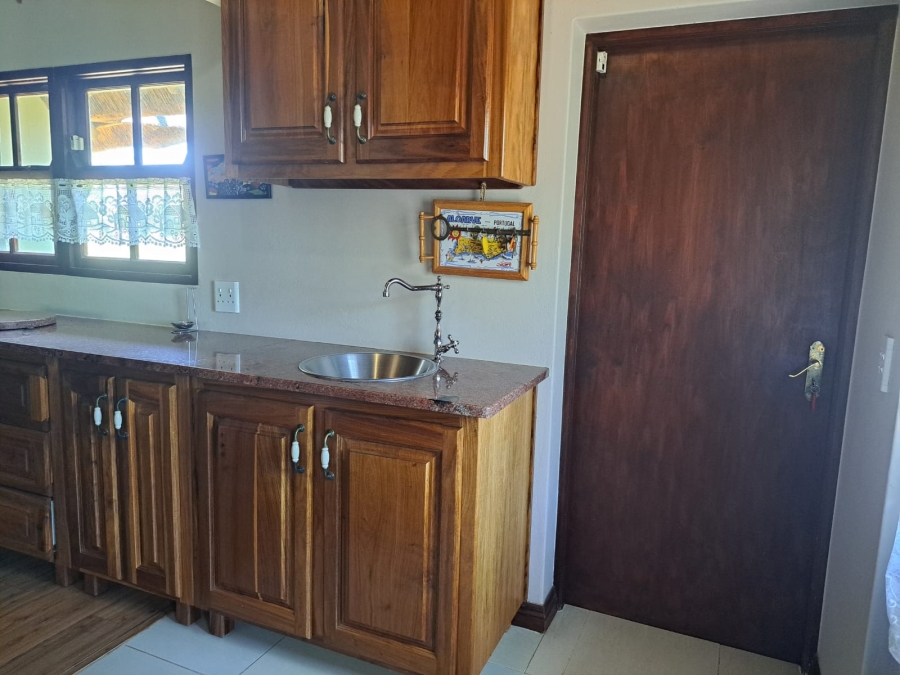 5 Bedroom Property for Sale in Letamo Game Farm Gauteng