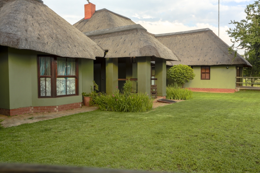 5 Bedroom Property for Sale in Letamo Game Farm Gauteng