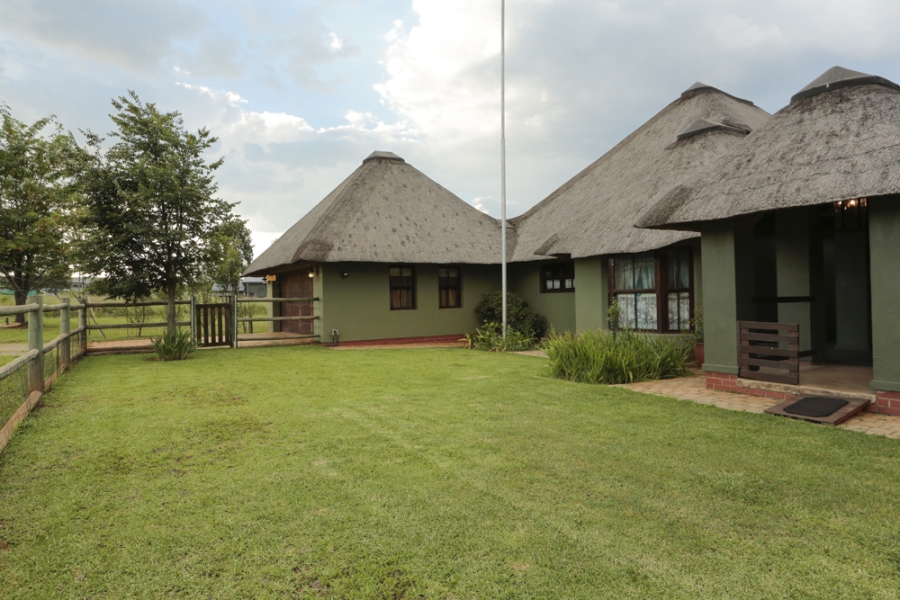 5 Bedroom Property for Sale in Letamo Game Farm Gauteng