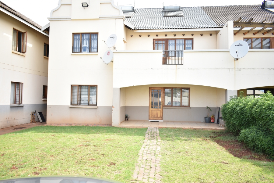 2 Bedroom Property for Sale in Hesteapark Gauteng