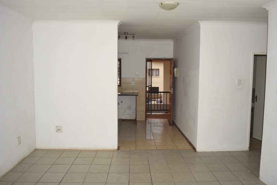 2 Bedroom Property for Sale in Hesteapark Gauteng