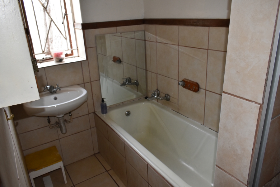 6 Bedroom Property for Sale in Proclamation Hill Gauteng