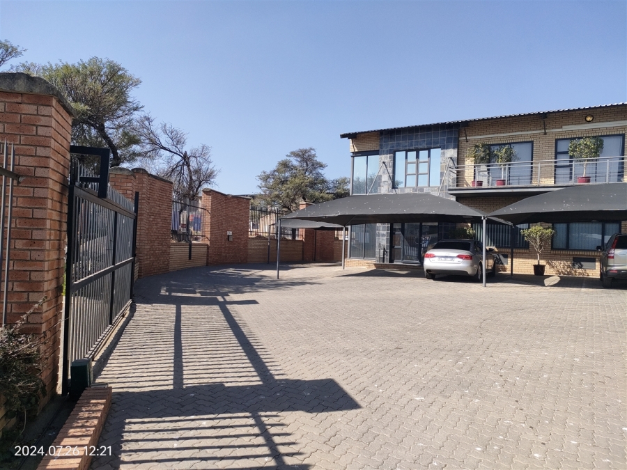 To Let commercial Property for Rent in North Riding Gauteng