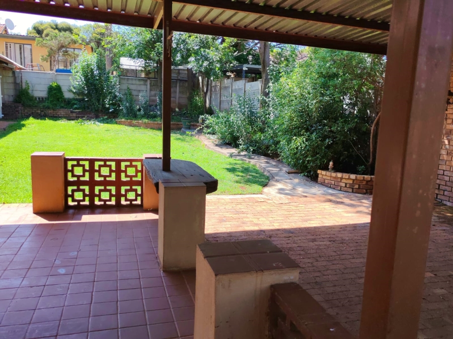 4 Bedroom Property for Sale in Wilro Park Gauteng