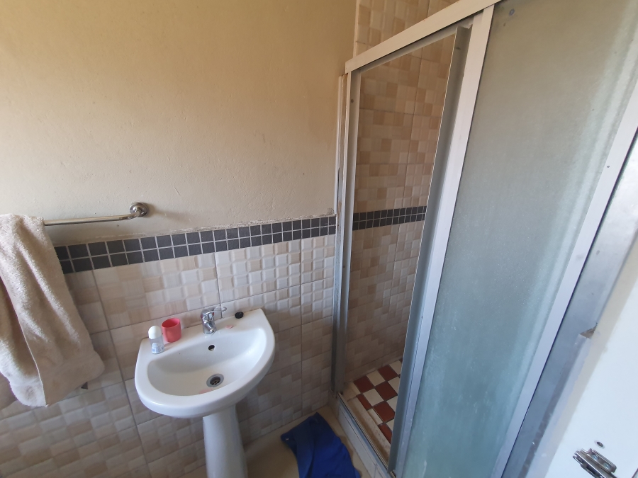 To Let 2 Bedroom Property for Rent in Lindhaven Gauteng