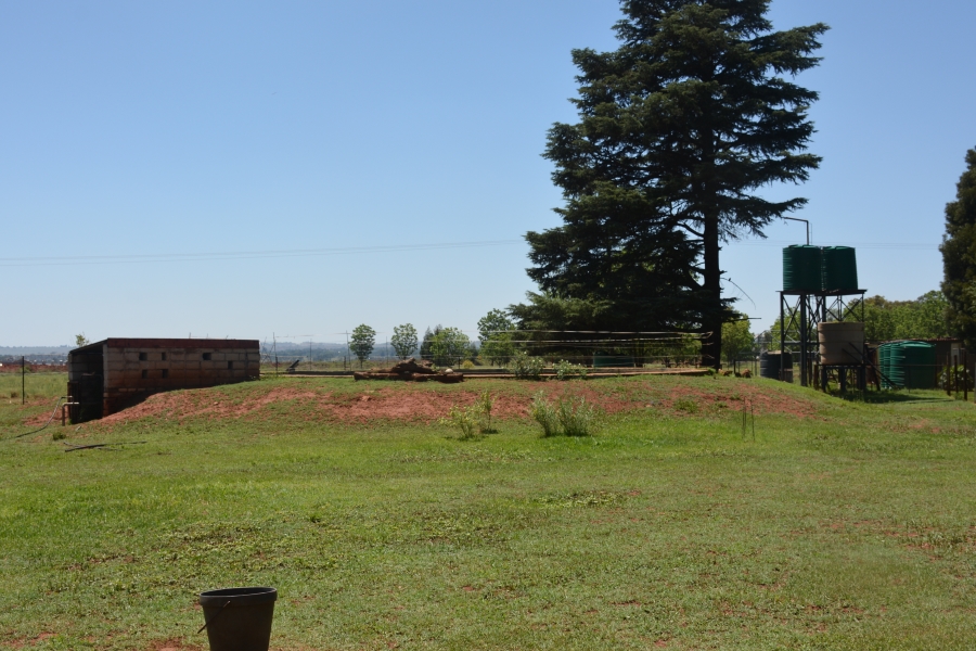 18 Bedroom Property for Sale in Tarlton Gauteng