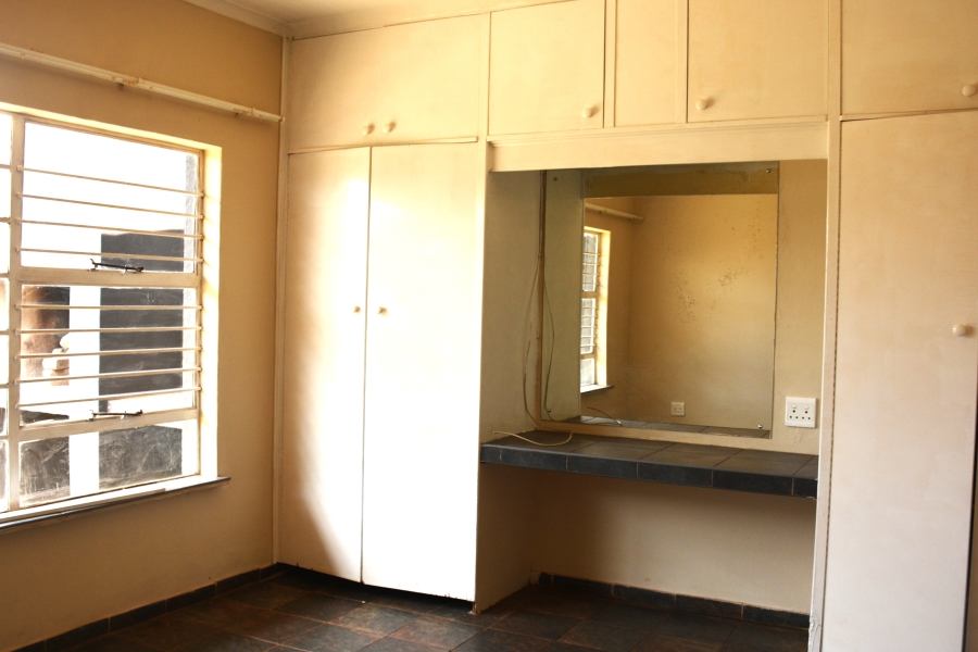 18 Bedroom Property for Sale in Tarlton Gauteng