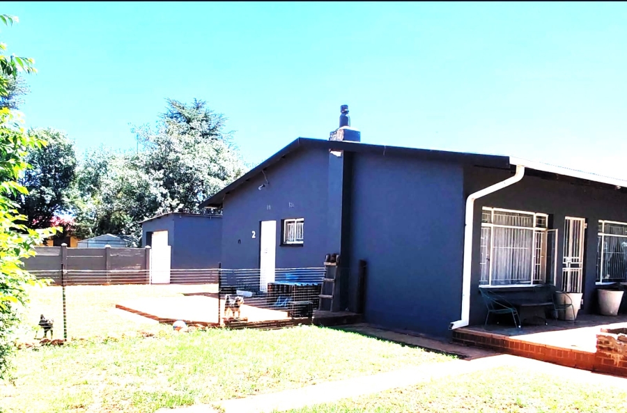 18 Bedroom Property for Sale in Tarlton Gauteng