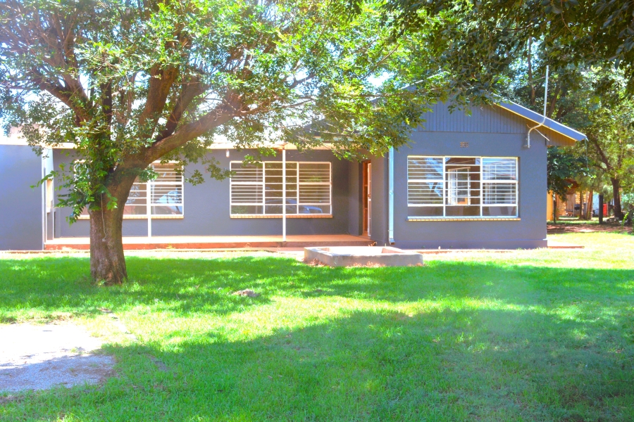 18 Bedroom Property for Sale in Tarlton Gauteng