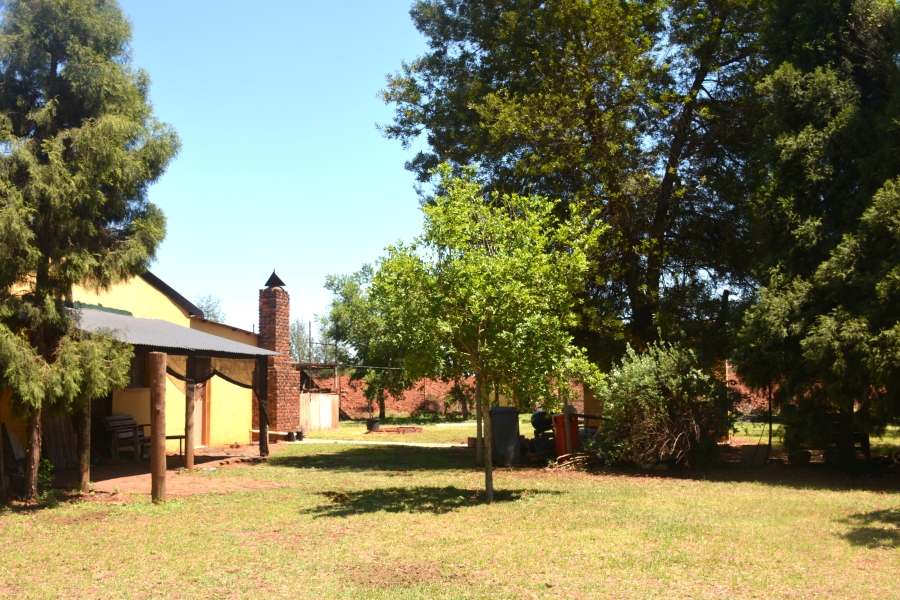 18 Bedroom Property for Sale in Tarlton Gauteng