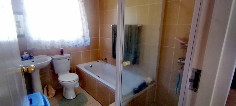 3 Bedroom Property for Sale in Willowbrook Gauteng