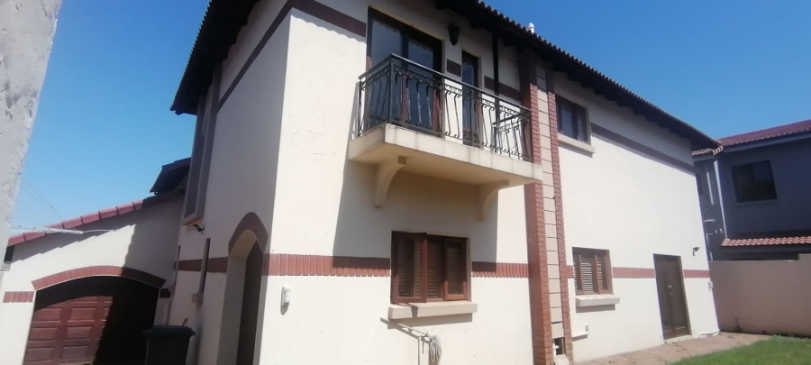 To Let 3 Bedroom Property for Rent in Radiokop Gauteng